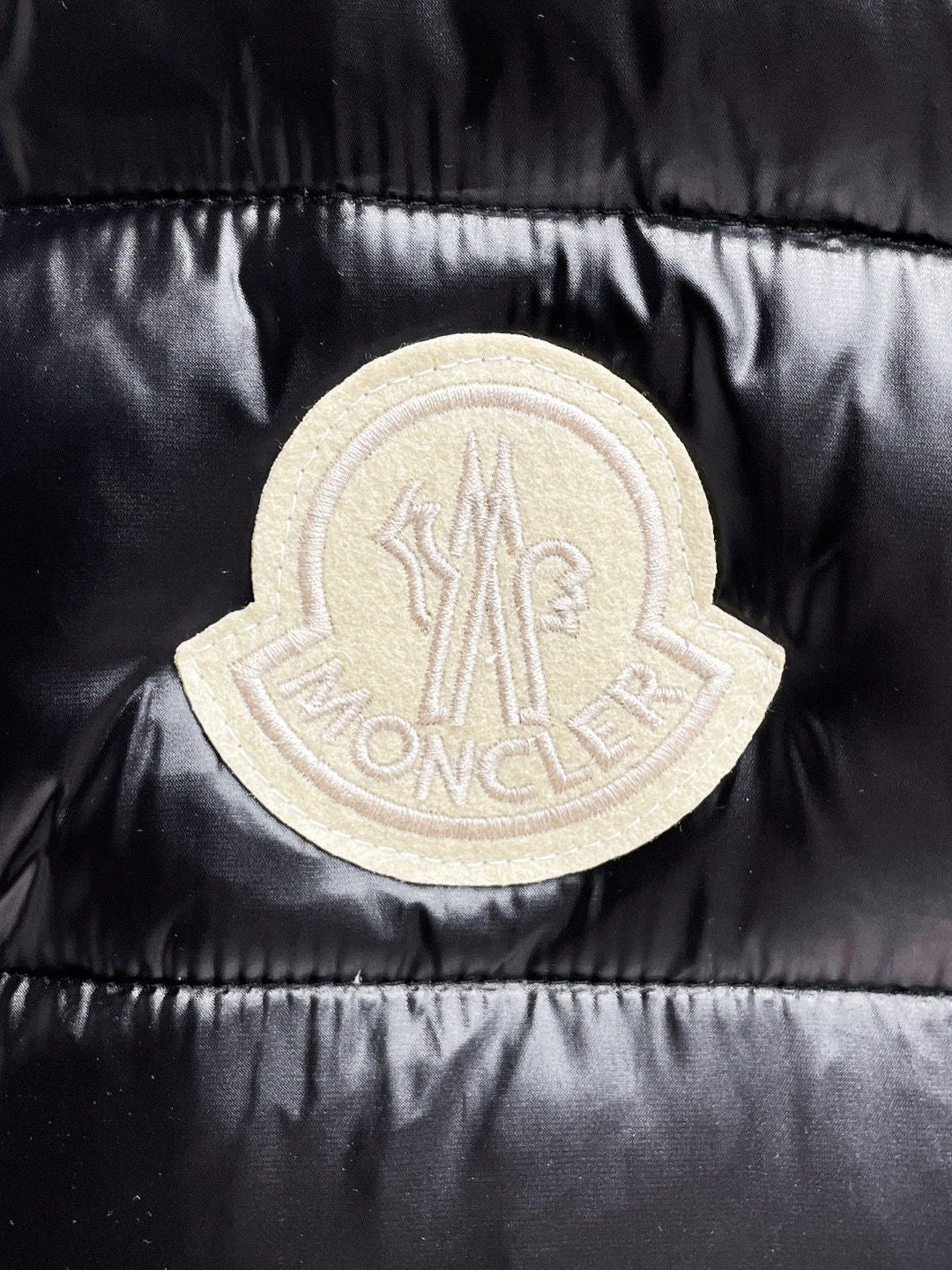 Midnight Contrast Puffer Vest – Black & Royal Blue