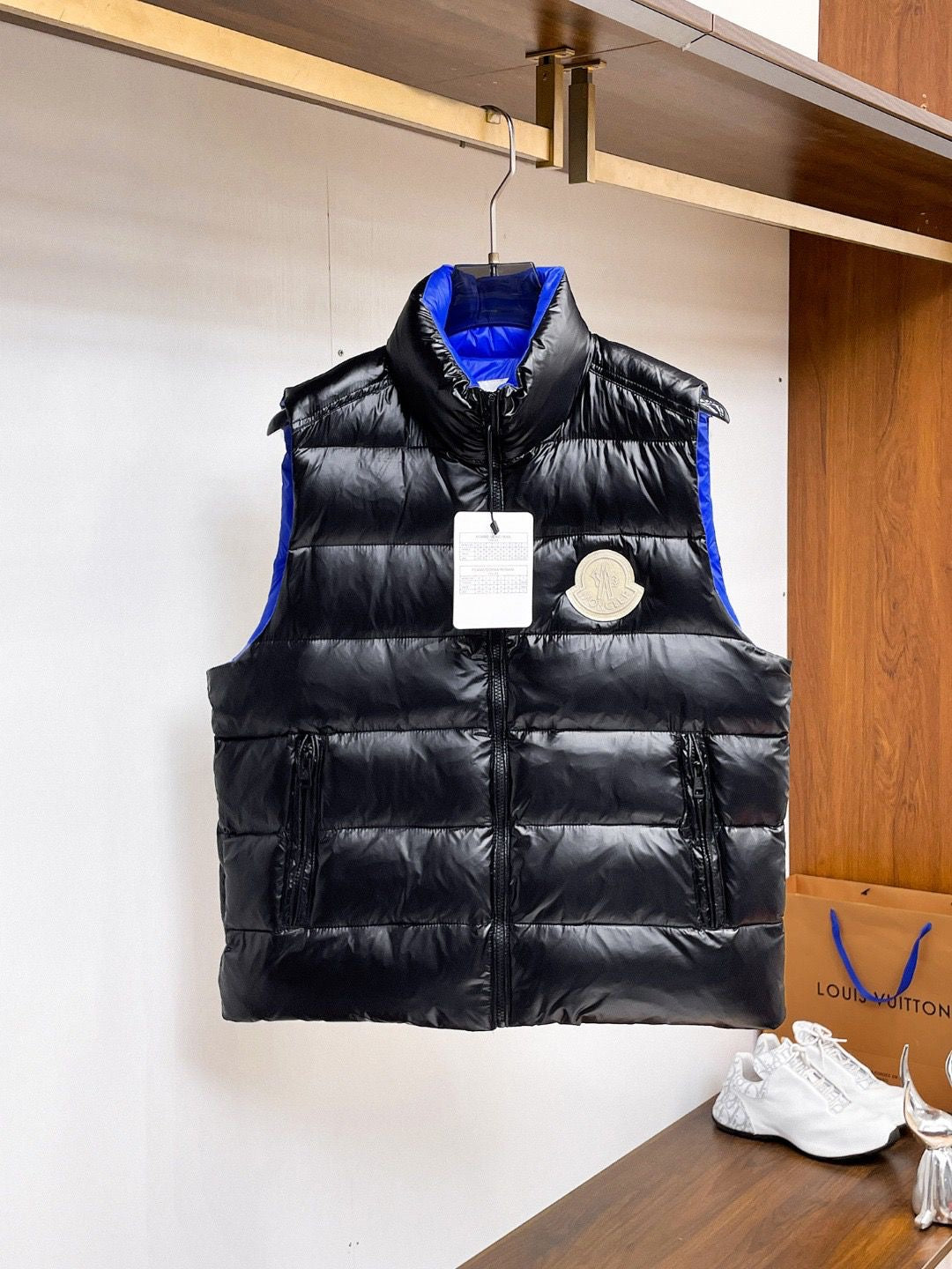 Midnight Contrast Puffer Vest – Black & Royal Blue
